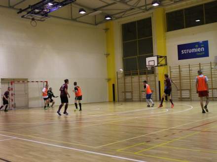 Trwają rozgrywki Halowej Ligi Piłki Nożnej